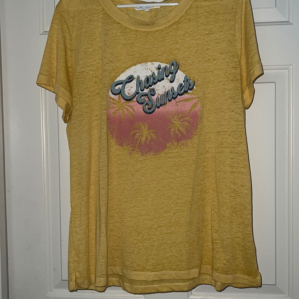 T-shirt by C&C CALIFORNIA CHASING SUNSETS